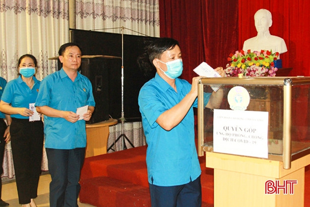 Công đoàn Hà Tĩnh phát động người lao động quyên góp ủng hộ phòng, chống dịch Covid-19