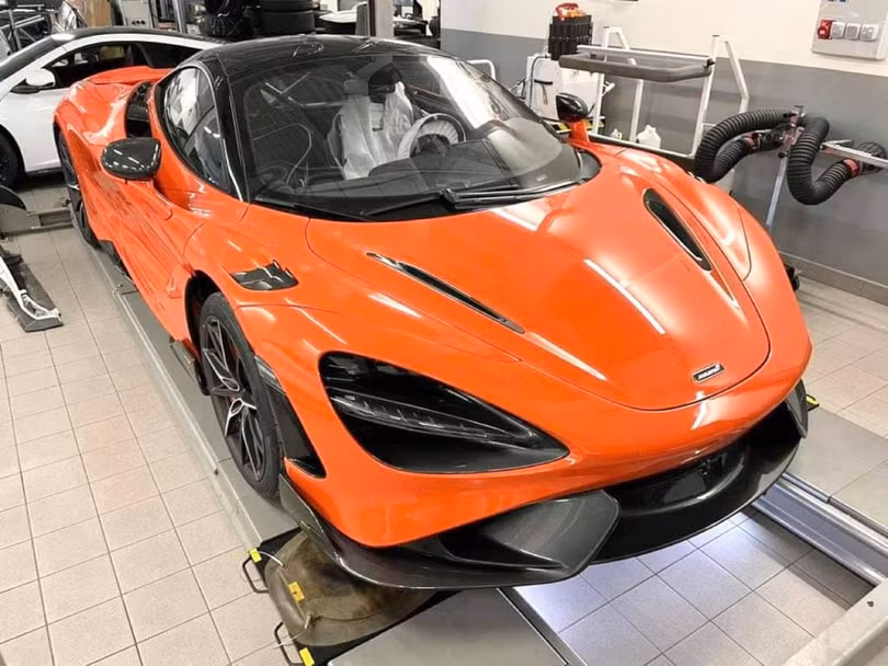 Siêu xe McLaren 765LT thứ ba cập bến Việt Nam
