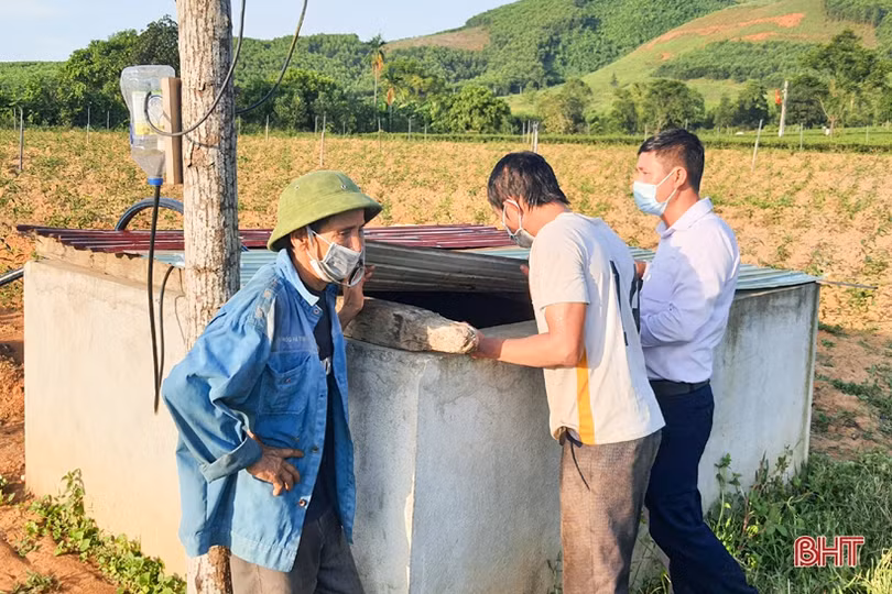 Chống hạn sớm cho vựa chè phía Nam Hà Tĩnh