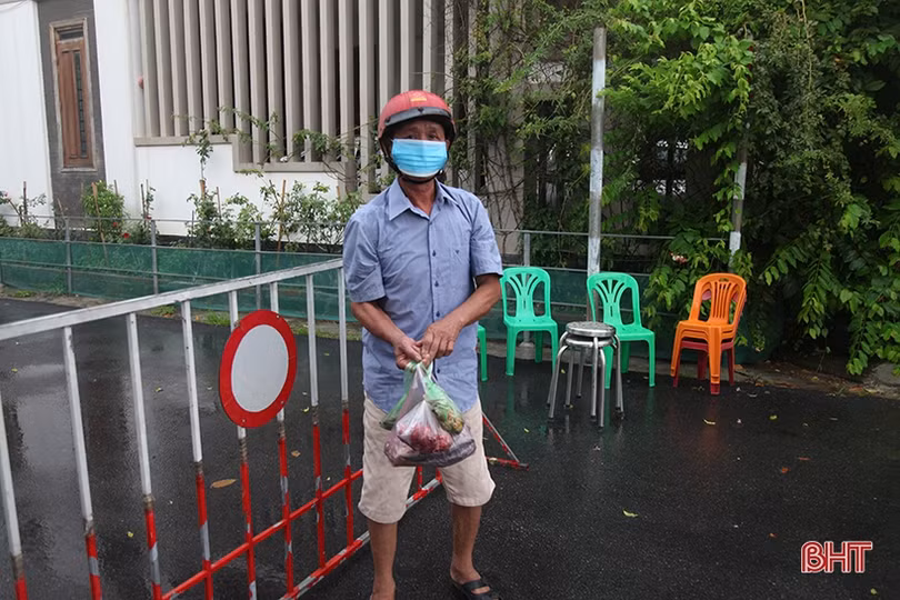 Huy động hơn 100 cán bộ, chiến sĩ công an Hà Tĩnh trực chốt phòng dịch Covid-19