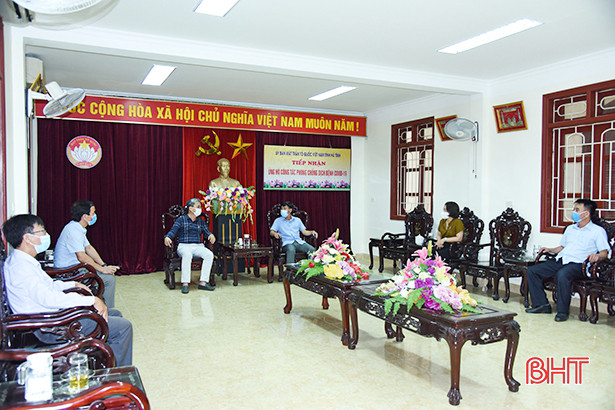 Công ty CP Cảng quốc tế Lào - Việt hỗ trợ 200 triệu đồng mua vắc-xin phòng Covid-19