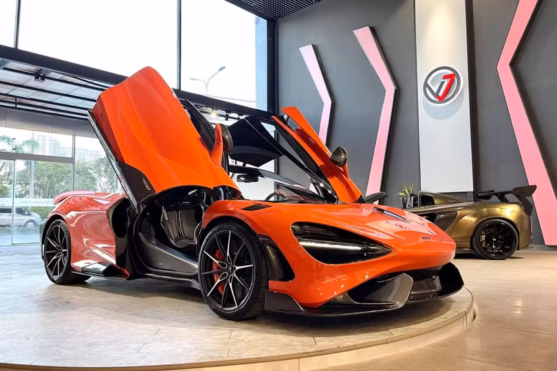 Siêu xe McLaren 765LT thứ ba cập bến Việt Nam