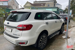 Thấy gì từ vụ đỗ xe "khóa đầu, khóa đuôi" gây xôn xao mạng xã hội?