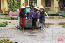 Các trường học ở Cẩm Xuyên tập trung khắc phục thiệt hại lớn sau bão