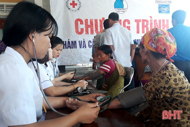 Khám, cấp phát thuốc miễn phí cho gần 200 người dân xã Kỳ Nam