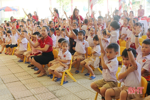 “Happy Teacher’s day” ở Trường Mầm non iSchool Hà Tĩnh