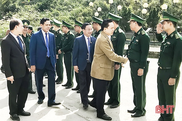 Đón đoàn đại biểu Bôlykhămxay sang Hà Tĩnh dự hội nghị thường niên