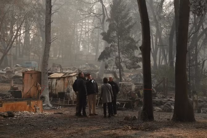 Tổng thống Trump thăm thị trấn thiên đường bị xóa sổ do cháy rừng ở California