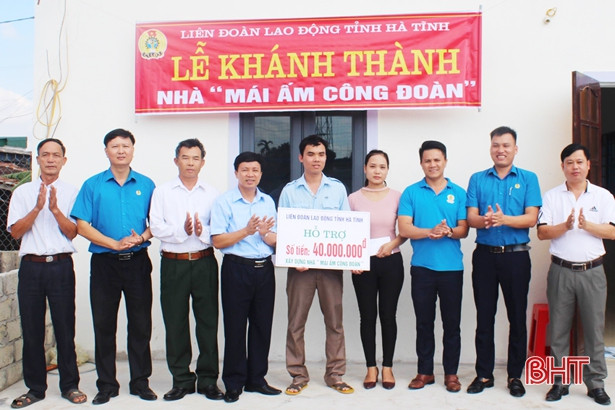 LĐLĐ tỉnh Hà Tĩnh hỗ trợ 160 triệu đồng làm “Mái ấm công đoàn”