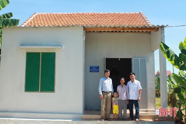 Tặng 2 nhà tình nghĩa cho người nghèo, đối tượng chính sách Đồng Lộc