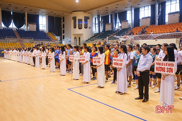 Khởi tranh Giải bóng chuyền ngành Giáo dục và Đào tạo Hà Tĩnh