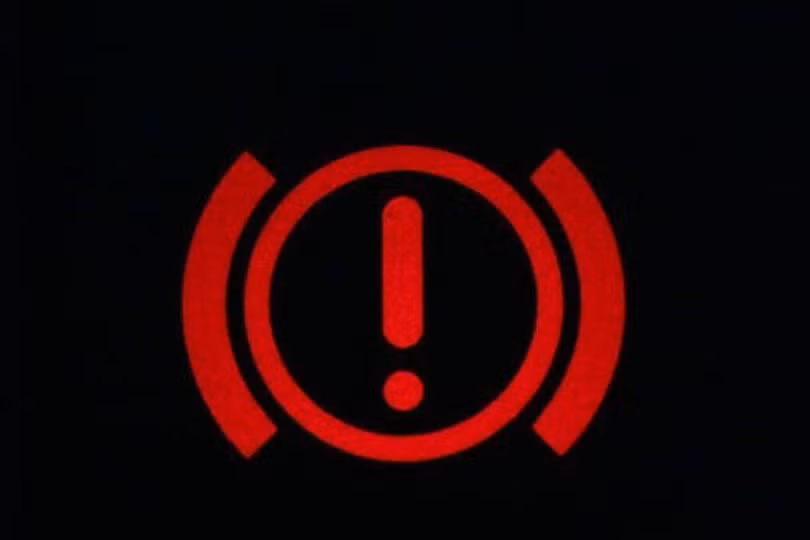 Thấy những đèn cảnh báo này trên ô tô, cần hết sức lưu ý