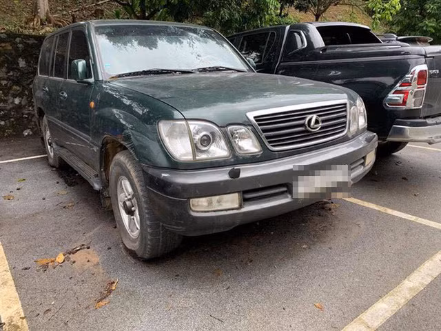 Cuối năm, ô tô ồ ạt lăn bánh, người Việt vẫn bị “hét giá, móc túi”