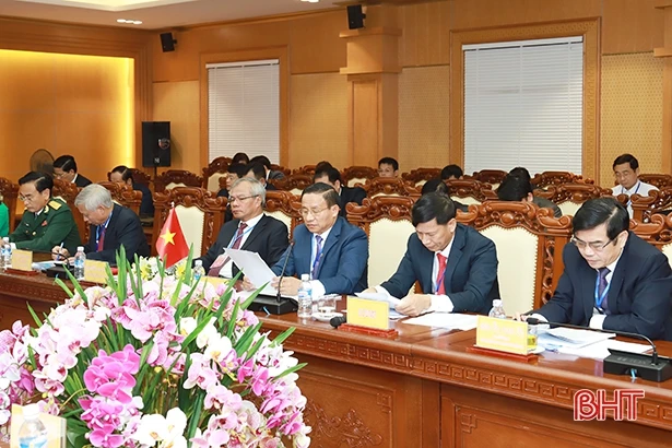 Khai mạc hội nghị cấp cao thường niên Hà Tĩnh - Bôlykhămxay