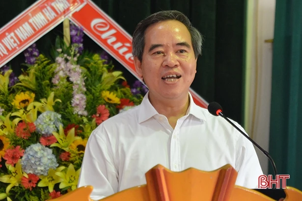 Trưởng ban Kinh tế Trung ương Nguyễn Văn Bình chung vui ngày hội Đại đoàn kết tại Đức Thọ