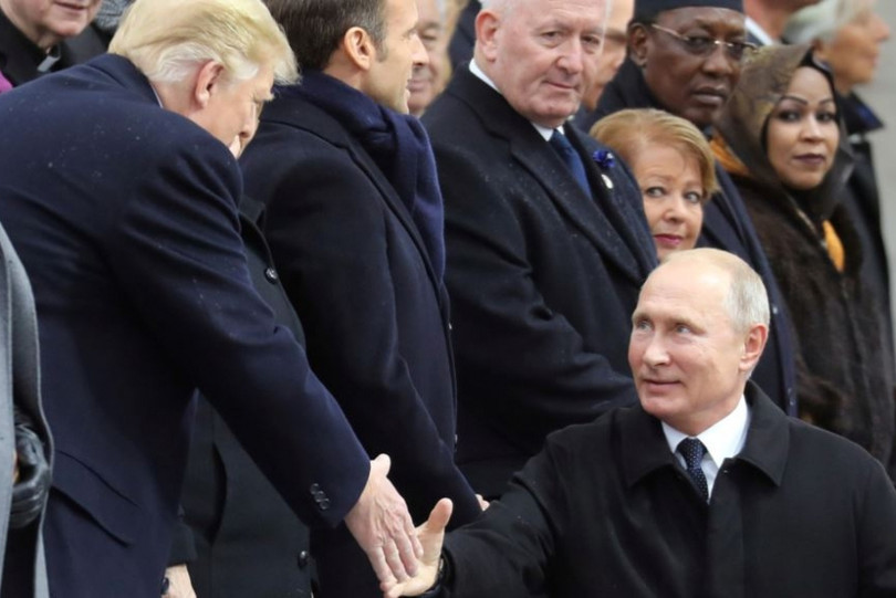 Nhà Trắng tiết lộ cuộc gặp chóng vánh giữa ông Trump và ông Putin ở Pháp