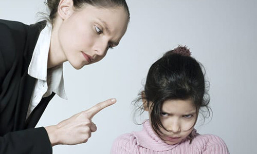 Những bà mẹ “ghê gớm” sẽ có con thành công sớm hơn