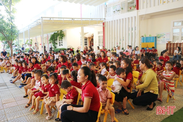 “Happy Teacher’s day” ở Trường Mầm non iSchool Hà Tĩnh