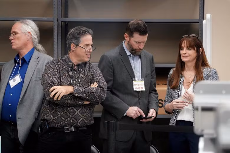 Bang Florida kiểm lại phiếu bầu cử giữa kỳ Mỹ