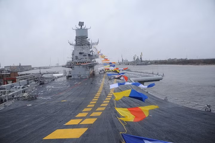 Ảnh: Tàu sân bay chủ lực INS Vikramaditya của Hải quân Ấn Độ