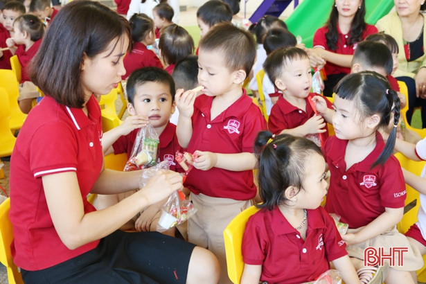 “Happy Teacher’s day” ở Trường Mầm non iSchool Hà Tĩnh