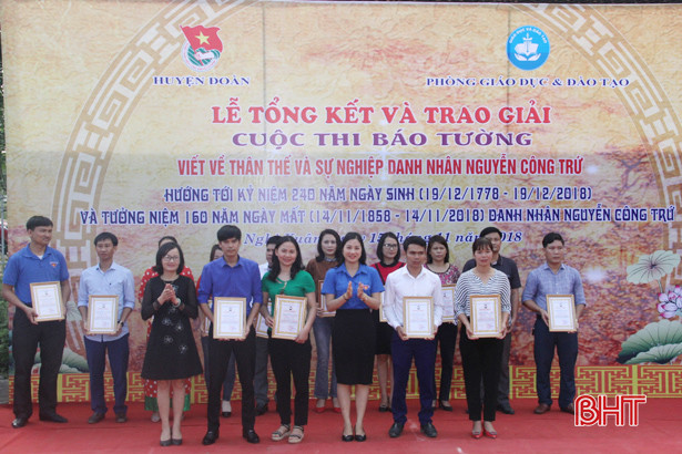 Nhiều giải thưởng được trao tại cuộc thi viết về Nguyễn Công Trứ