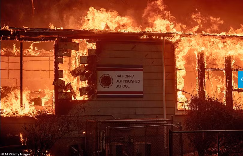 Thị trấn thiên đường ở California trước và sau khi bị xóa sổ trong vụ cháy rừng lịch sử