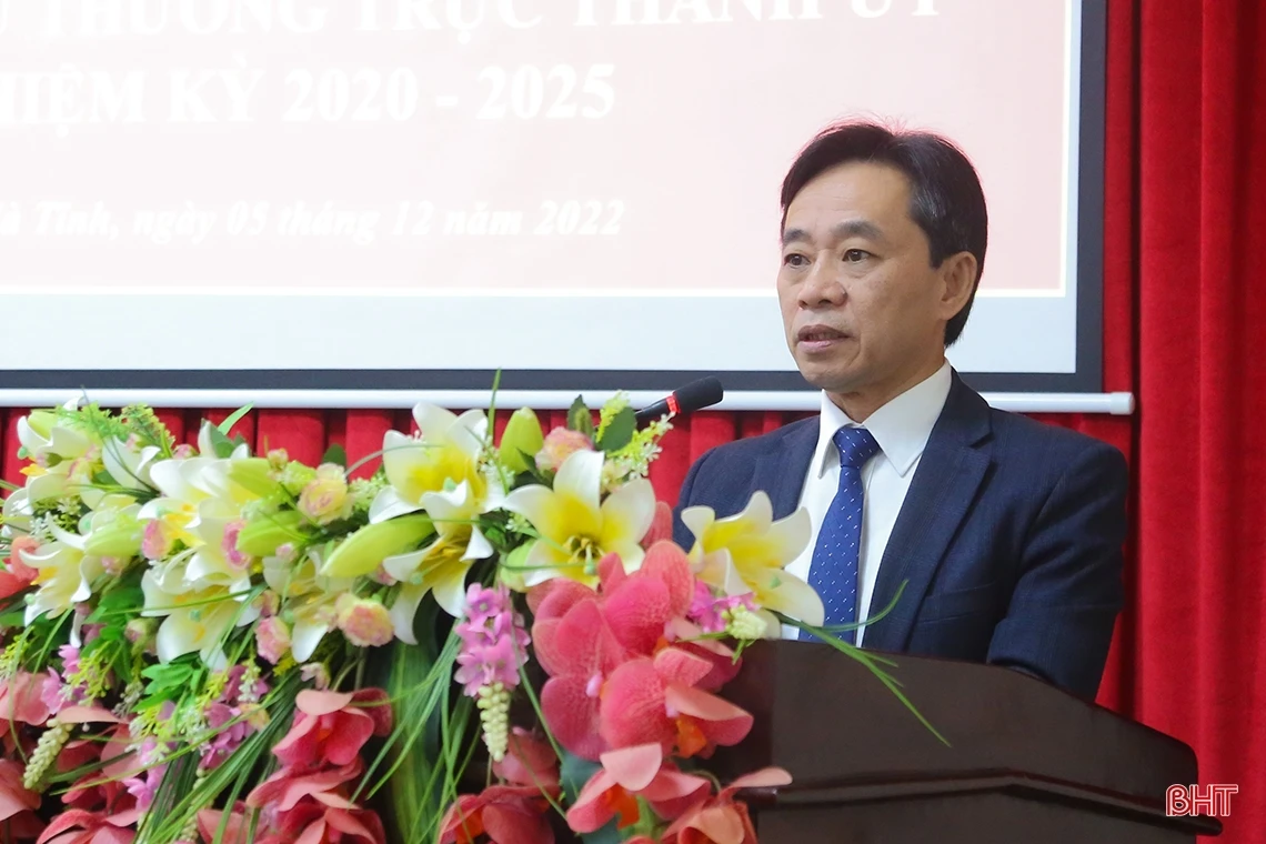 Công bố quyết định chuẩn y Phó Bí thư Thường trực Thành ủy Hà Tĩnh