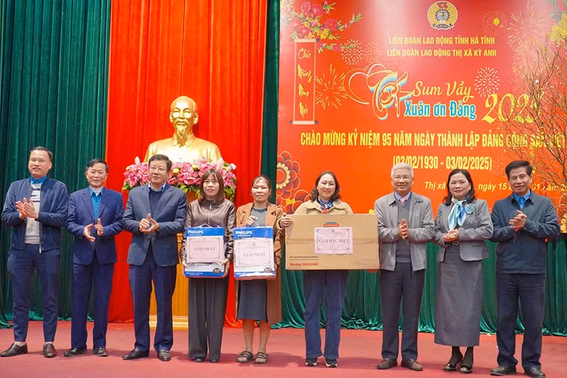 Chương trình đã tổ chức cho người lao động tham gia bốc thăm trúng thưởng với cơ cấu 31 giải thưởng, tổng trị giá hơn 15 triệu đồng.