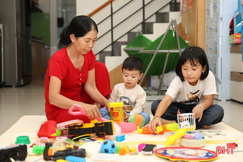 Khu nhà ở xã hội, khu ký túc xá được xây dựng giúp công nhân an cư, lạc nghiệp. Khu nhà ở xã hội, khu ký túc xá được xây dựng giúp công nhân an cư, lạc nghiệp.