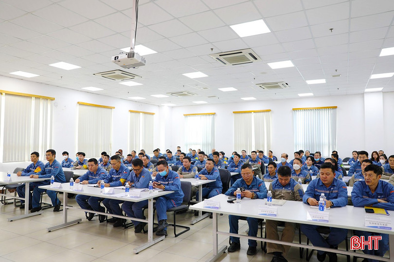 Công ty MCC Việt Nam hiện có 900 nhân viên quốc tịch Việt Nam, 140 nhân viên quốc tịch Trung Quốc. bqbht_br_mcc5.jpg