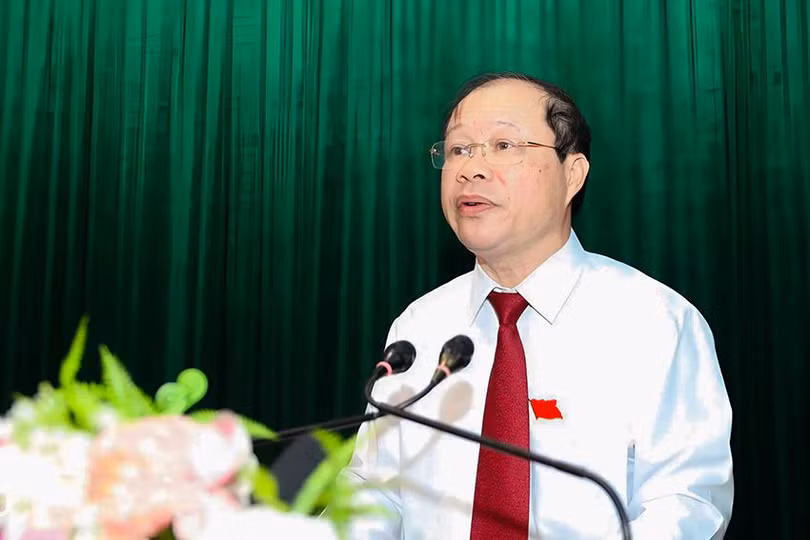 Bí thư Thị uỷ - Chủ tịch HĐND thị xã Nguyễn Hoài Sơn khai mạc kỳ họp.