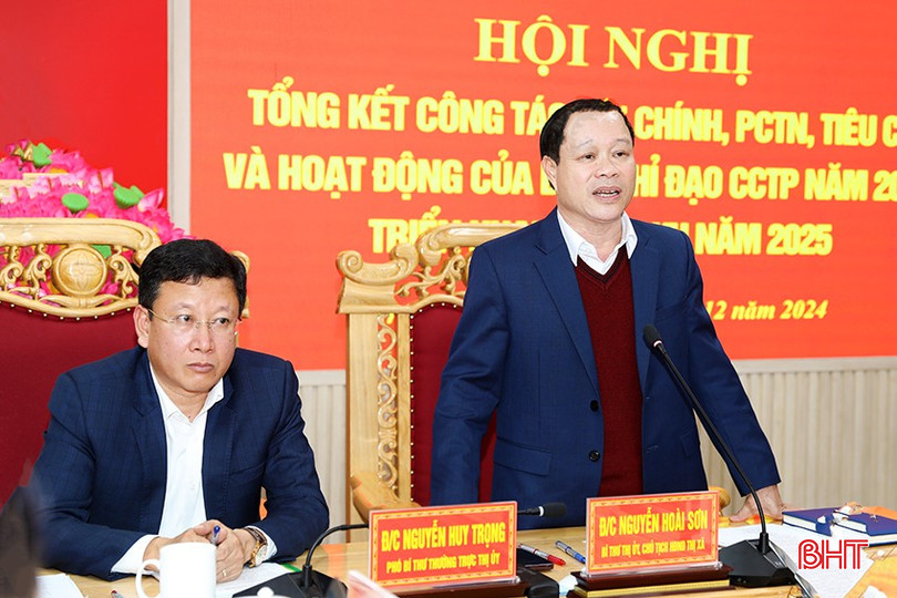 Bí thư Thị uỷ Kỳ Anh Nguyễn Hoài Sơn chỉ đạo hội nghị. bqbht_br_ag7a6810.jpg