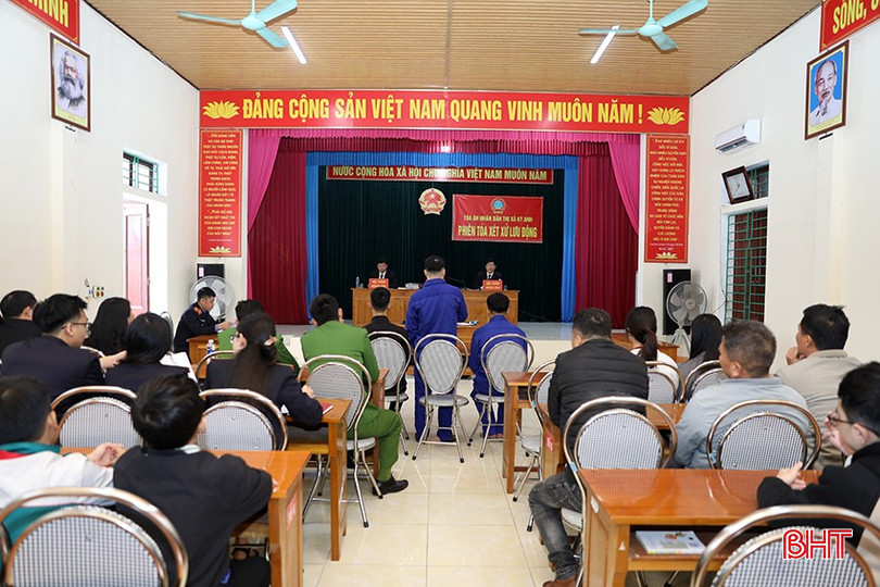 Toàn cảnh vụ xét xử vào ngày 21/1 tại hội trường TDP Hưng Lợi, phường Hưng Trí, TX Kỳ Anh. bqbht_br_ag7a8324.jpg