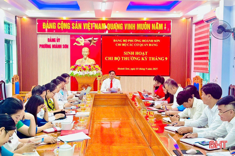 Chi bộ Các cơ quan Đảng phường Hoành Sơn sinh hoạt thường kỳ. bqbht_br_z7146072910230-b8b6ade8c095e5913fbf9c02d9e0b1eb.jpg