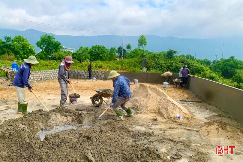 Công trình nâng cấp bãi trung chuyển rác tập trung tại TDP Hợp Tiến, Kỳ Long được đẩy nhanh tiến độ. bqbht_br_z6604584222015-fb6dc5e35de486374d73722f4fe9d45f.jpg