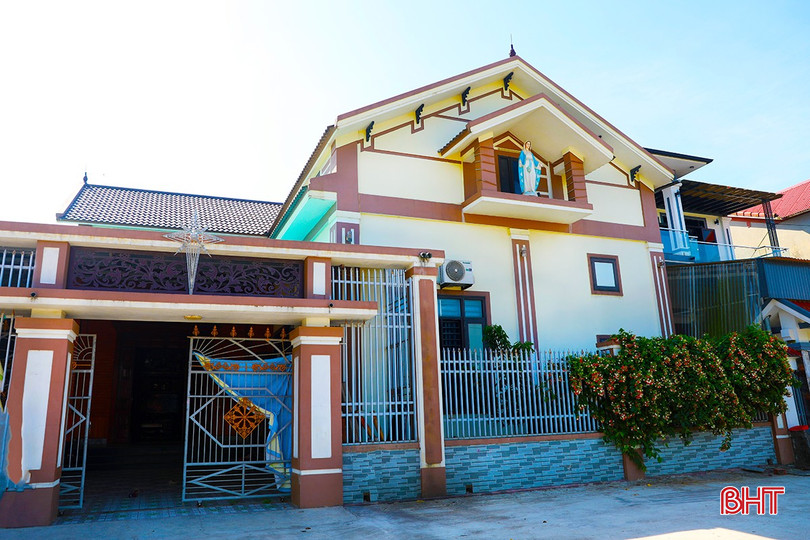 Căn nhà khang trang của vợ chồng anh Thành, chị Phương tại thôn Hải Hà, Kỳ Hà. bqbht_br_ag7a5280.jpg