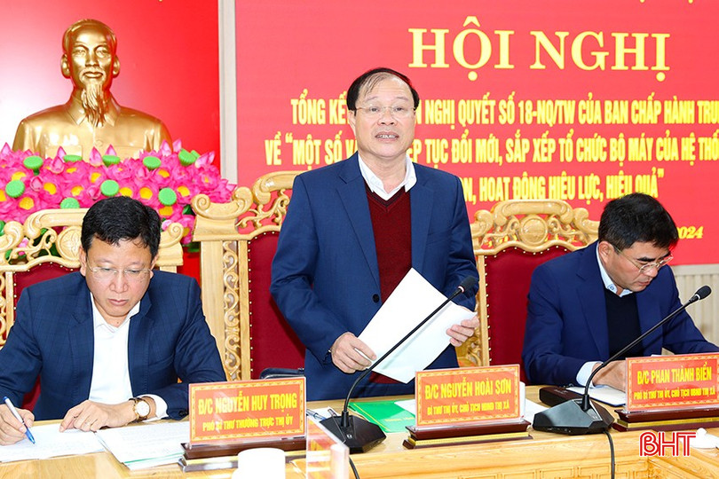Bí thư Thị uỷ Nguyễn Hoài Sơn phát biểu kết luận tại hội nghị. bqbht_br_ag7a6870.jpg