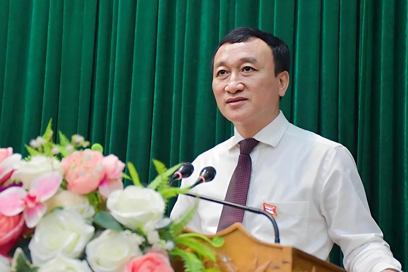 Phó Chủ tịch UBND thị xã Kỳ Anh Trần Xuân Phượng báo cáo tóm tắt tình hình hình KT-XH, QP-AN 6 tháng đầu năm; phương hướng, mục tiêu, nhiệm vụ và giải pháp phát triển 6 tháng cuối năm 2024.