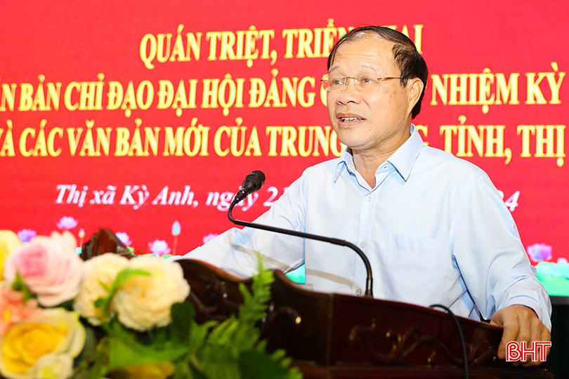 Bí thư Thị uỷ Kỳ Anh Nguyễn Hoài Sơn kết luận hội nghị. bqbht_br_ag7a5414.jpg