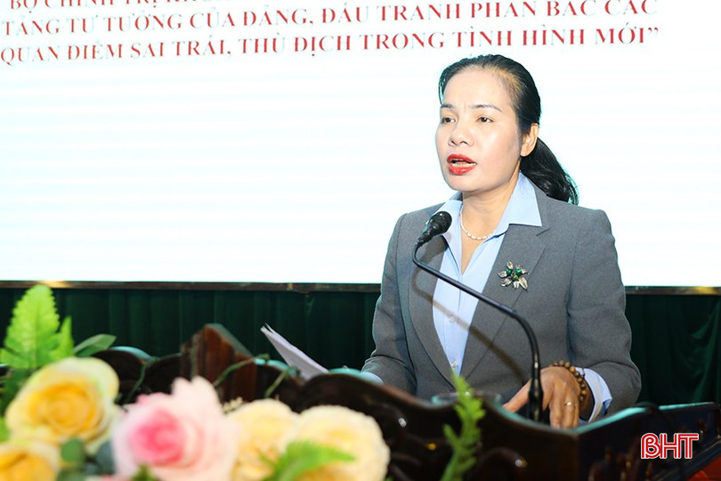 Trưởng ban Tuyên giáo Thị uỷ Trần Thị Huyền quán triệt các văn bản tại hội nghị bqbht_br_ag7a5402.jpg