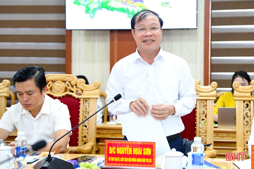 Bí thư Thị ủy Kỳ Anh Nguyễn Hoài Sơn: TX Kỳ Anh sẽ tập trung rà soát, căn chỉnh lại hồ sơ để trình hội đồng thẩm định trong thời gian sớm nhất. tx-ky-anh-2509-8637.jpg