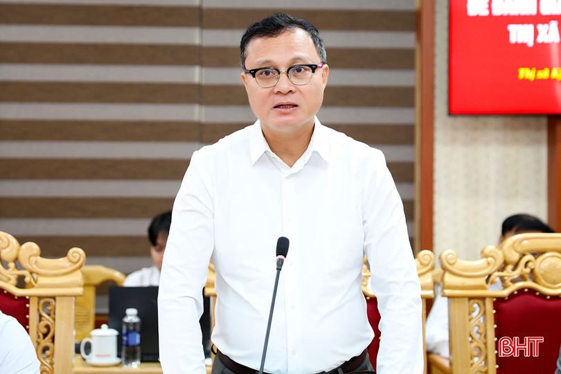 Ông Hồ Chí Quang - Phó Vụ trưởng Vụ Quy hoạch Kiến trúc, Bộ Xây dựng: Hà Tĩnh cần bổ sung nguồn vốn để đầu tư cơ sở hạ tầng cho thị xã, đặc biệt là nhà văn hoá đa chức năng, bảo tàng lịch sử; TX Kỳ Anh cần có kế hoạch thực hiện xây dựng thị xã thành đô thị chuyển đổi số. tx5-9803-9471.jpg