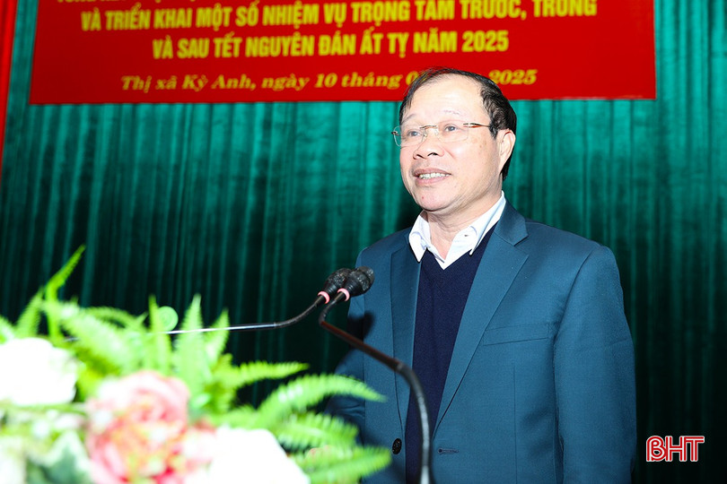 Bí thư Thị uỷ Kỳ Anh phát biểu chỉ đạo tại hội nghị. bqbht_br_ag7a8014.jpg