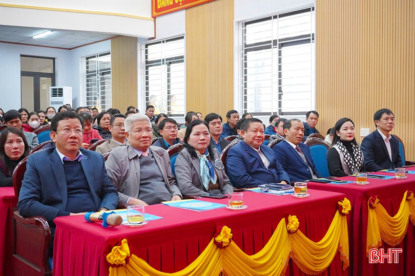 Đại biểu tham dự chương trình. Đại biểu tham dự chương trình.
