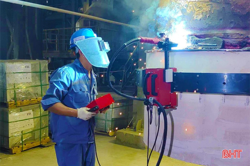 Anh Nguyễn Ngọc Sang đón cái Tết thứ 6 tại công trường. bqbht_br_pin-3.jpg
