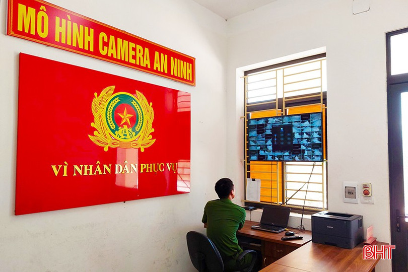 Công an phường Hưng Trí đã xây dựng, phát triển mô hình “Camera an ninh” rộng khắp với gần 150 mắt camera được lắp đặt tại các tuyến đường trọng điểm. bqbht_br_mo-hinh-camera-an-ninh-cua-phuong-hung-tri-phat-huy-hieu-qua-trong-cong-tac-dau-tranh-cac-loai-toi-pham.jpg