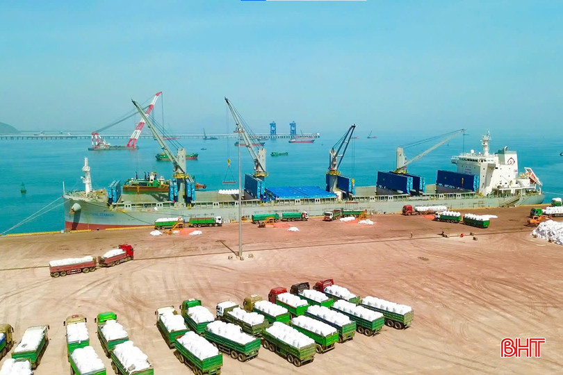 Bến số 3 Cảng Quốc tế Lào - Việt nhìn từ trên cao. bqbht_br_ben-so-3-cang-quoc-te-lao-viet-nhin-tu-tren-cao.jpg