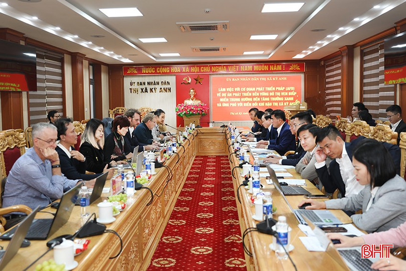 Toàn cảnh buổi làm việc. bqbht_br_ag7a6694.jpg