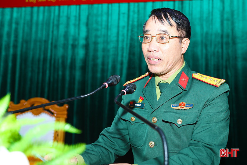 Đại tá Mai Ngọc Việt - Phó Chính uỷ Bộ CHQS tỉnh phát biểu tại hội nghị. bqbht_br_ag7a7739.jpg